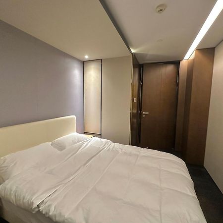 שנגחאי Zhome-Luxury Three-Bedroom Suite-Near The Bund מראה חיצוני תמונה